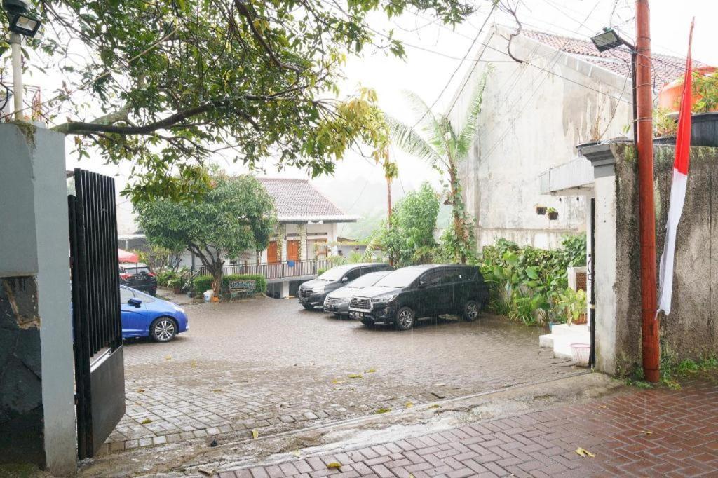 Oyo 91561 Gandhi Hotel Bandung Exterior foto